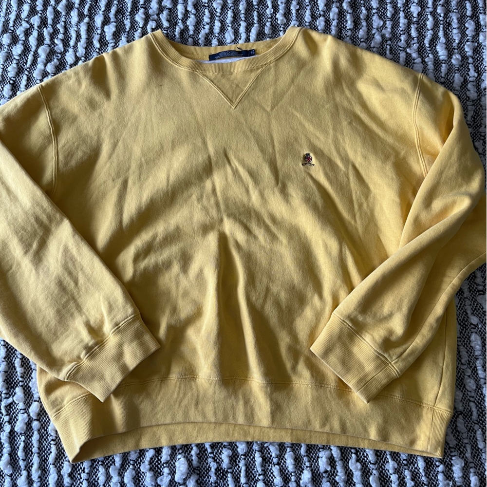 Yellow Tommy Hilfiger crewneck